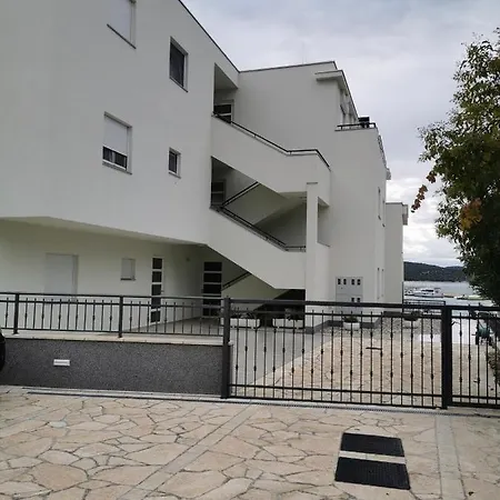 Cap Adria Apartments- Beachfront, Private Swimming Pool, Near Sibenik *