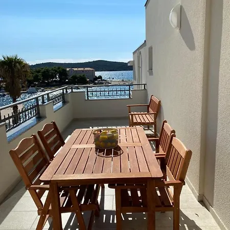 Lägenhet Cap Adria Apartments- Beachfront, Private Swimming Pool, Near Sibenik