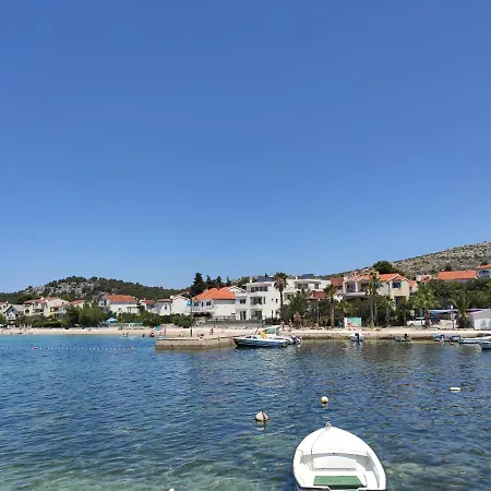 Cap Adria Apartments- Beachfront, Private Swimming Pool, Near Sibenik Zaboric