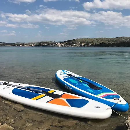 Διαμέρισμα Cap Adria Apartments- Beachfront, Private Swimming Pool, Near Sibenik *
