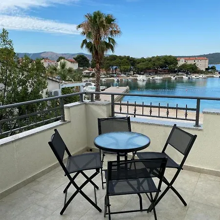 Cap Adria Apartments- Beachfront, Private Swimming Pool, Near Sibenik *