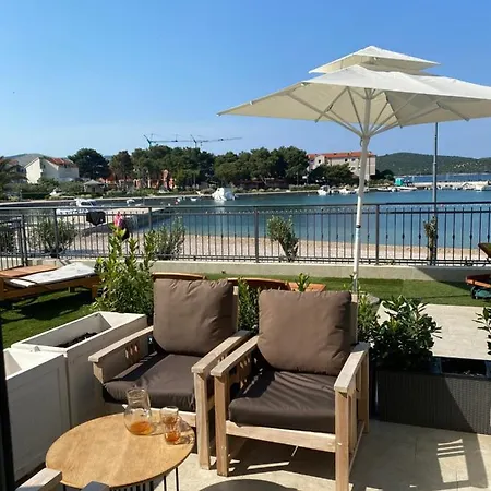 Lägenhet Cap Adria Apartments- Beachfront, Private Swimming Pool, Near Sibenik Zaboric