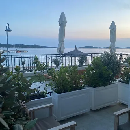 Cap Adria Apartments- Beachfront, Private Swimming Pool, Near Sibenik * Zaboric