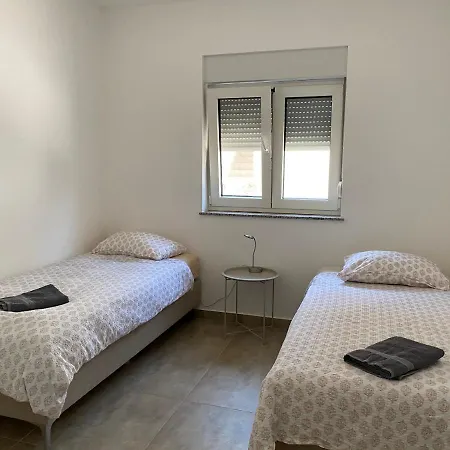 Cap Adria Apartments- Beachfront, Private Swimming Pool, Near Sibenik Zaboric