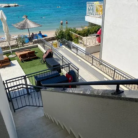 Cap Adria Apartments- Beachfront, Private Swimming Pool, Near Sibenik *