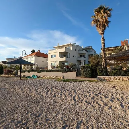 Cap Adria Apartments- Beachfront, Private Swimming Pool, Near Sibenik Lägenhet *