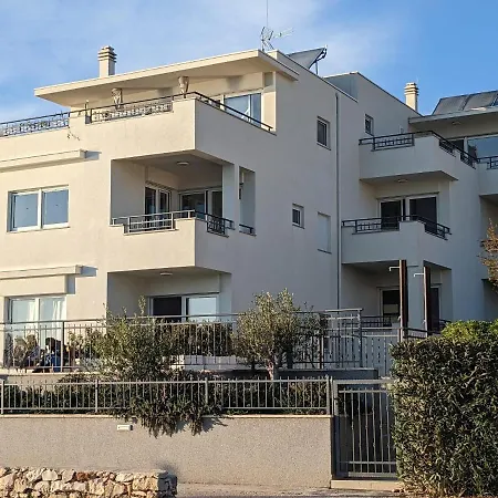 Lägenhet Cap Adria Apartments- Beachfront, Private Swimming Pool, Near Sibenik *