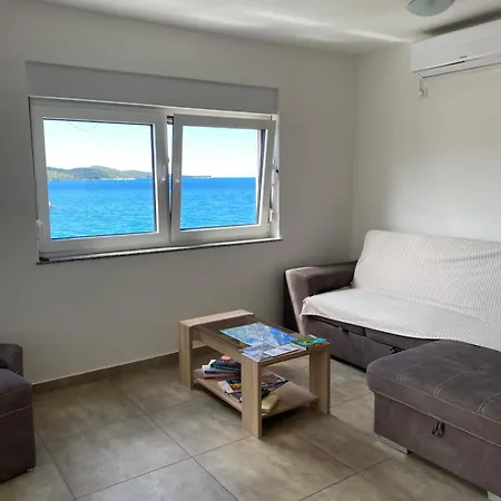 Cap Adria Apartments- Beachfront, Private Swimming Pool, Near Sibenik