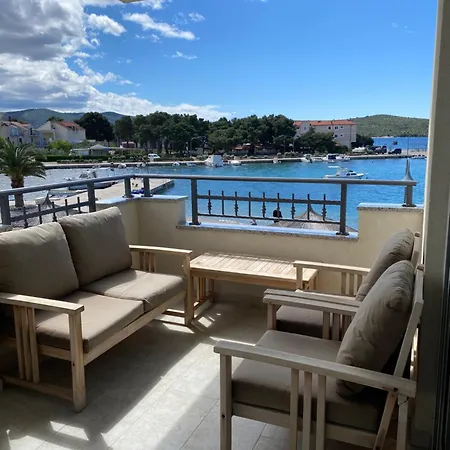 Cap Adria Apartments- Beachfront, Private Swimming Pool, Near Sibenik Lägenhet *