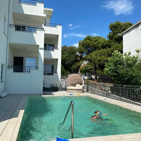 Cap Adria Apartments- Beachfront, Private Swimming Pool, Near Sibenik