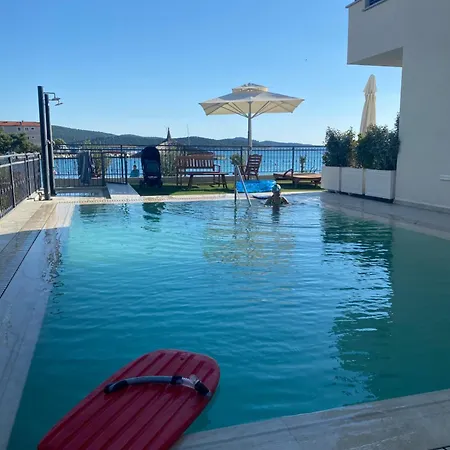 Διαμέρισμα Cap Adria Apartments- Beachfront, Private Swimming Pool, Near Sibenik Zaboric