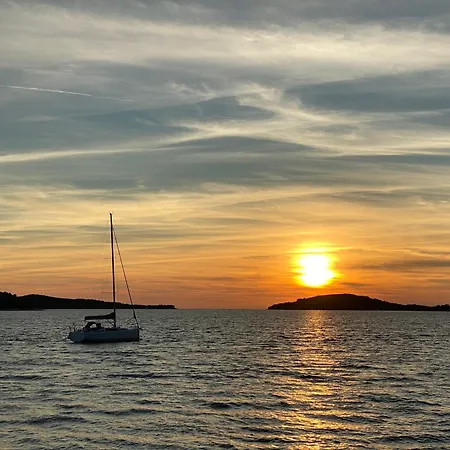 Cap Adria Apartments- Beachfront, Private Swimming Pool, Near Sibenik * Zaboric